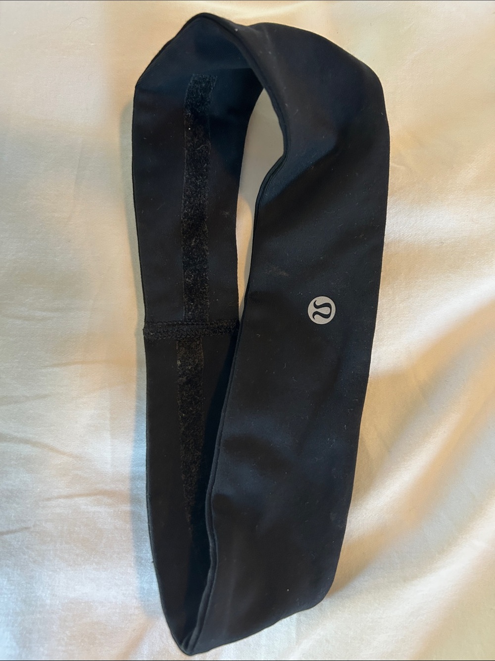 lululemon athletica Black Logo Stretch Headband - Picture 3 of 3